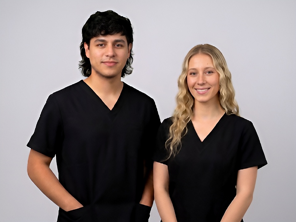 Marcos Tello y Dolores Slysz · Equipo Dental Studio